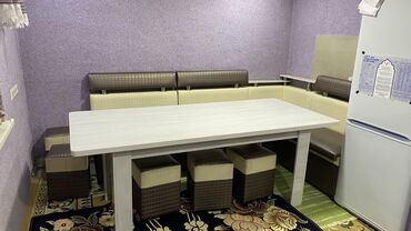 кухоный мебель: Комплект стол и стулья Кухонный