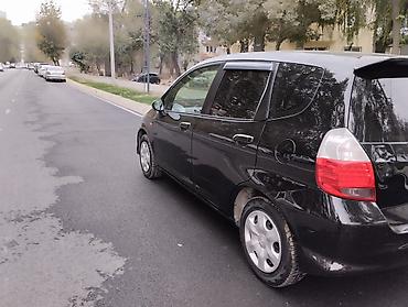 Honda: Honda Fit: 2005 г., 1.3 л, Вариатор, Бензин, Хэтчбэк — 4