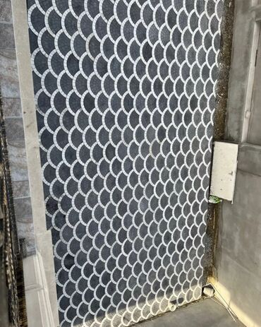 Kafel və metlax: Müxtəlif rəng və dizaynlarda olan səki plitələri. Bu plitələr — 6