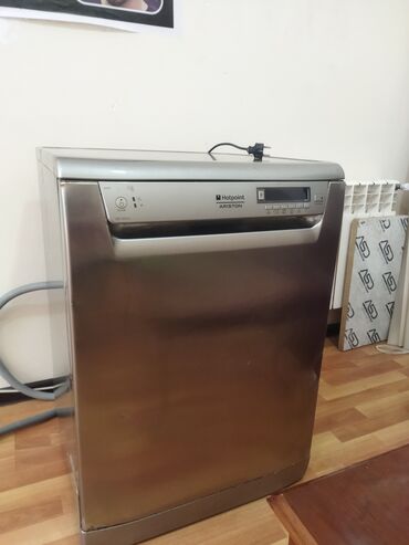Yemək hazırlamaq üçün texnika: Qabyuyan maşın Hotpoint-Ariston, Tam qabaritli (60 sm.), Ayrıca dayanan
