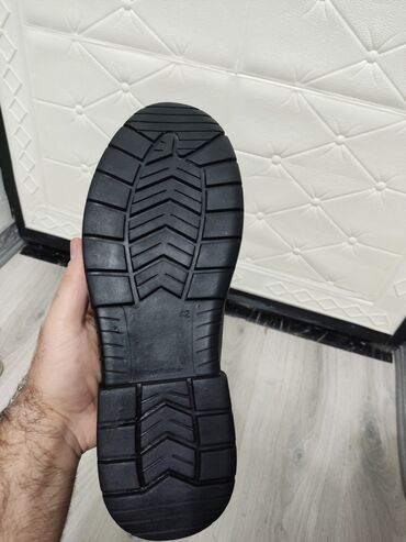 Ayaqqabılar: Casual ayaqqabi. Almaniyadan 62 avroya alinib. Original deridir — 7