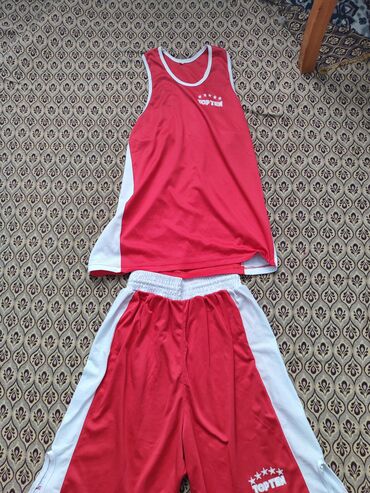akusticheskie sistemy top trends moshchnye: Спортивный костюм XL (EU 42), цвет - Красный