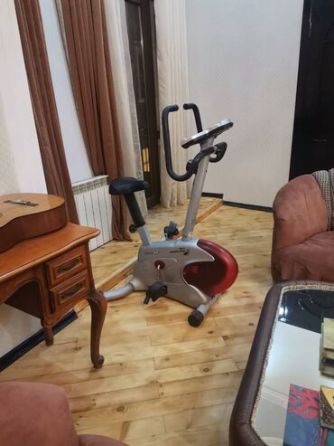 Mənzil kirayələyirəm: 5 otaqlı, 200 kv. m — 13