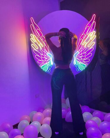 zalom balığı: Neon Neon qanadlar məkanlarınıza xüsusi zövq qatacaq İsyənilən