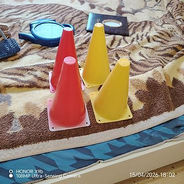 İdman və istirahət: Məşq və nişanlama üçün plastik konuslar dəsti - Miqdar: 4 ədəd - — 1