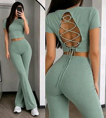 baletanke sa platformom: Komplet majica crop top i zvonarice sa visokim strukom. -Pripijeni — 3