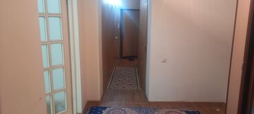 срочно продаётся 1 комнатная квартира в районе ошского рынка по улице кенсуйская: 1 бөлмө, 45 кв. м, Жеке план, 1 кабат, Косметикалык ремонт