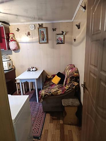 Продажа коттеджей и домов: Продаю дом в Центральной части Бишкека, ул. Суворова. В доме 3 — 4