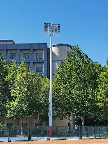 Уличное освещение: Мачта освещения для стадионов, футбольных полей и спортивных арен` — 2