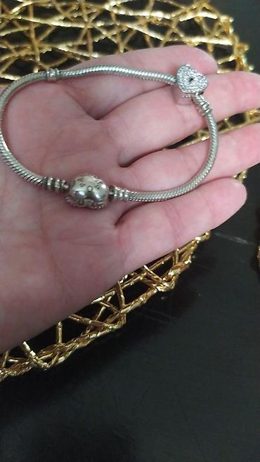 Gümüş tonlu charm bilərzik - Material: metal alaşımı, parlaq gümüş
