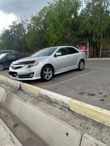 лифан салона: Toyota Camry: 2014 г., 2.5 л, Автомат, Бензин, Седан