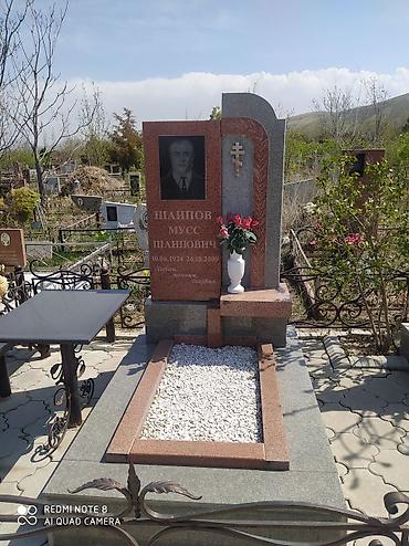 надгробные памятники: Облицовка надгробий, Изготовление табличек, Уход за могилами | Металл, Мозаика, Габбро | Оформление — 3
