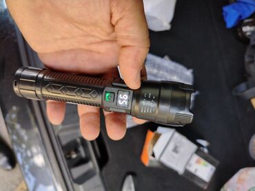 Generatorlar: USB-lı şarj olunan LED fənər - Korpus: möhkəm alüminium ərintisi