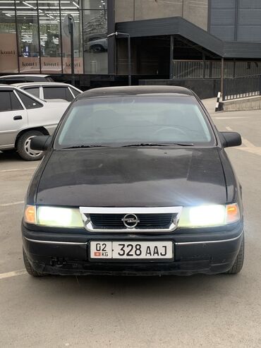 Opel: Opel Vectra: 1991 г., 1.6 л, Механика, Бензин, Седан