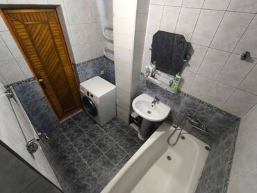 продаю связи с переездом: 3 комнаты, 71 м², 105 серия, 4 этаж, Старый ремонт