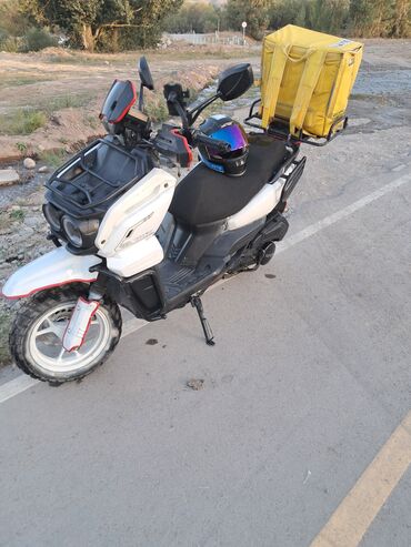 дождевик для скутера: Скутер/максискутер для города и доставки с установленным