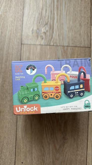 Развивающий набор Unlock Train Team — «поезд-замочки» для малышей от