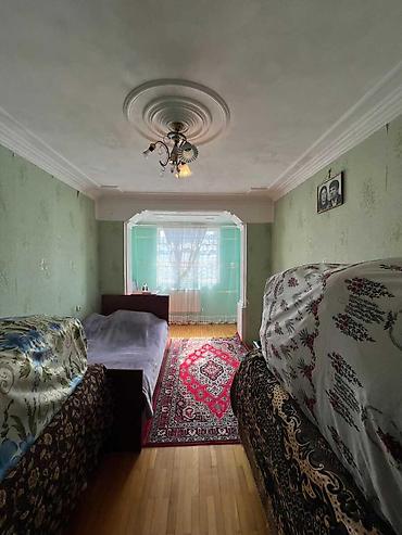 110: Bakı, 4-cü mikrorayon, 5 otaqlı, Köhnə tikili, m. Memar Əcəmi, 128 kv. m — 3