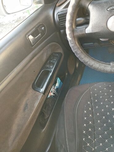 Volkswagen: Volkswagen Passat Variant: 1998 г., 2 л, Механика, Бензин, Универсал — 13