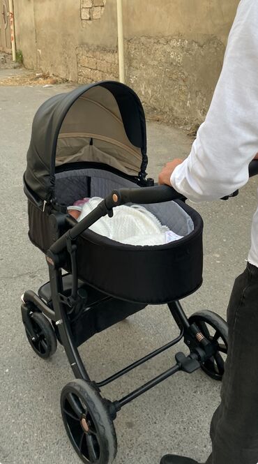 Araba-beşiklər: Çıxarıla bilən beşikli araba, Kidilo, İşlənmiş, Yaş: 30 ay, Ünvandan götürmə, Ödənişli çatdırılma