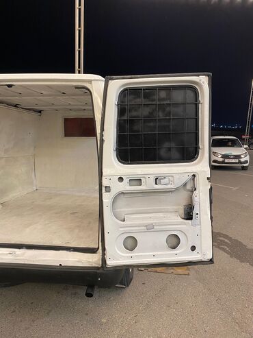 Ford: Ford Transit yük mikroavtobusu - Korpus: ağ rəng, qapalı furqon (yan — 10