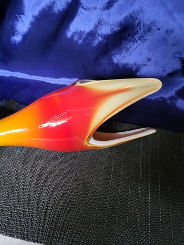 Stare vaze i dekor: Vaza rucni rad Dragan Drobnjak iz 70ih.god. Vaza duvano staklo,bez — 10