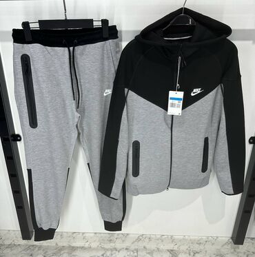 Trenerke: Komplet, 2XL (EU 56), L (EU 52), M (EU 50), Nike, bоја - Šareno, Flis — 6