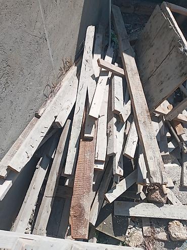 Пиломатериалы: Məhsul: Tikinti qalıqları – taxta şalban və lövhə parçaları Təsvir: - — 1