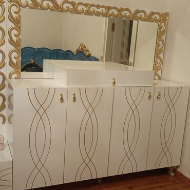 Qonaq otağı dəstləri: İşlənmiş, Komod, Kredit yoxdur, Türkiyə — 1