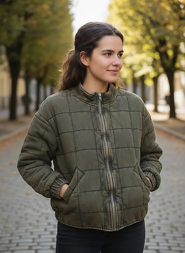 Пуховики и зимние куртки: Продаю шикарнаятеплая,новая,х/б куртка, производство Индия размер — 1