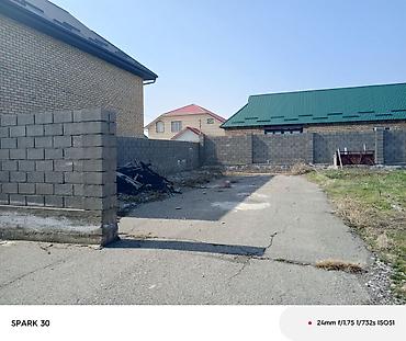 Недвижимость: Продаётся частный дом с участком 7 сотых. Основные характеристики: - — 9