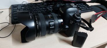 видео камира: Canon 6D 3 батарека оригинальные флешка 64 гб все с комплекта