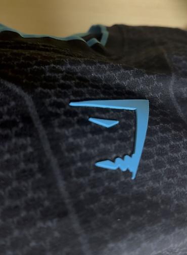 pull and: GYMSHARK ONYX V1 T-SHIRT - Модель: с коротким рукавом, облегающий — 2