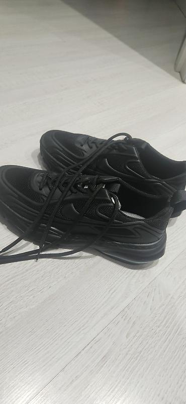 мужской макас: Кроссовки мужские, черные - Универсальный дизайн total black — 1