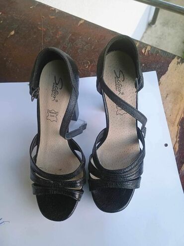 ženske sandale ravne: Sandals, Safran, 38