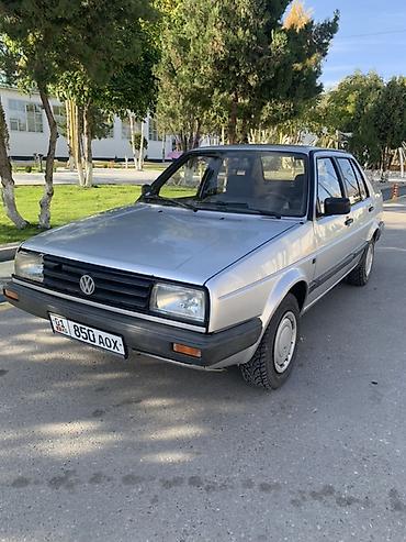 Volkswagen Jetta: 1986 г., 1.8 л, Механика, Бензин, Седан