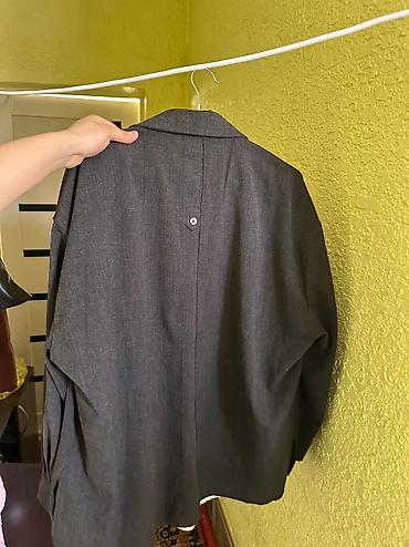 di box: Женские рубашки 
2xl
Мне велика 
А так классные рубашки — 3