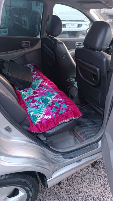 Nissan: Nissan Almera Tino: 2002 г., 2 л, Вариатор, Бензиновая, Хэтчбэк — 8