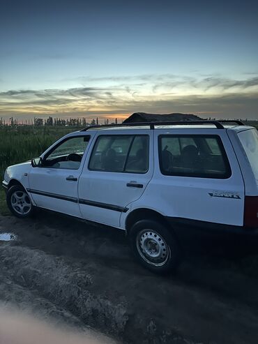 лт фольксваген: Volkswagen Golf: 1994 г., 1.8 л, Механика, Бензин, Универсал