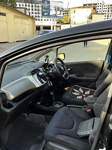 авто кытай: Honda Fit: 2013 г., Гибрид, Хэтчбэк — 6