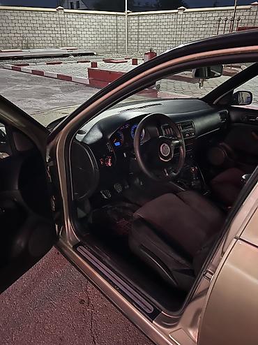 Volkswagen: Volkswagen Bora: 2003 г., 2 л, Механика, Бензин, Седан — 5