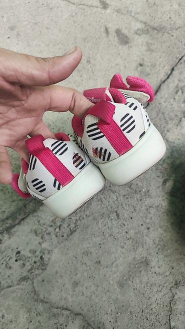 Детская обувь: Детские резиновые сапоги Crocs Handle It Rain Boot, цвет ярко‑розовый — 8