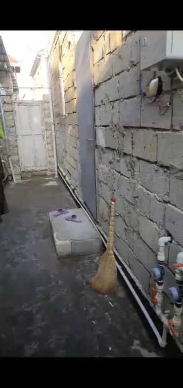 Uzunmüddətli kirayə mənzillər: Lokbatan kiraye ev 1 otaqli 1 masif 233 mektebe 200 m mesafede kamunal