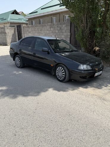 срочно продать машину: Toyota Avensis: 1998 г., 1.6 л, Механика, Бензин, Седан