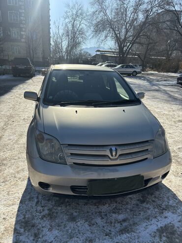 Toyota: Toyota ist: 2002 г., 1.3 л, Автомат, Бензин