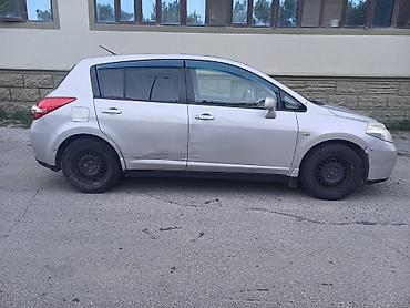 Nissan: Nissan Tiida: 1.5 l | 2011 il Hetçbek — 3