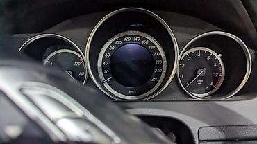 mers 210: Разбор Mercedes-Benz (правый руль) — комплектующие салона и — 3