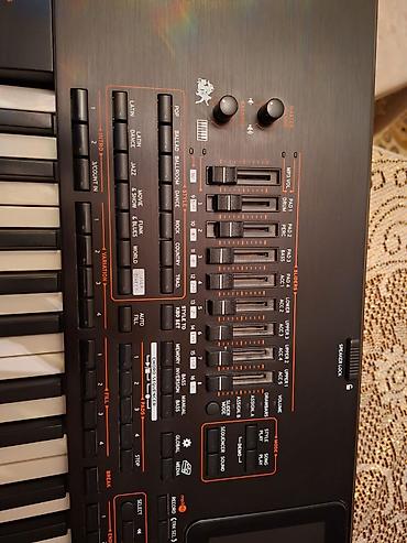 korg: Xaricden sifariş olunub. 3 ay istifade olunub. Real aliciya cuzi — 7