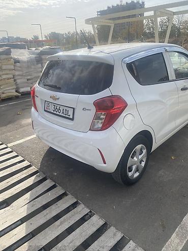 машина россия номер: Chevrolet Spark: 2017 г., 1 л, Автомат, Бензин, Хэтчбэк — 3