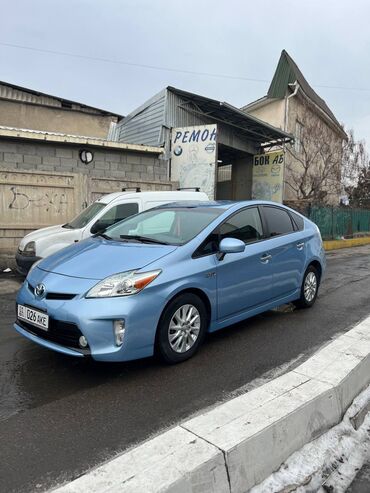 Toyota: Toyota Prius: 2015 г., 1.8 л, Вариатор, Гибрид, Универсал